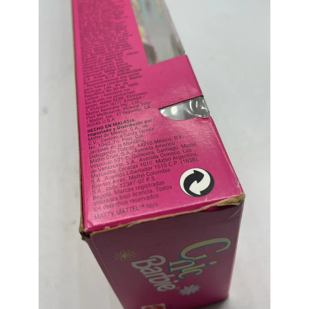 VTG Barbie Chic Barbie Doll 1997 # 18218 Mattel With Brush & Bag SEALED NEW
